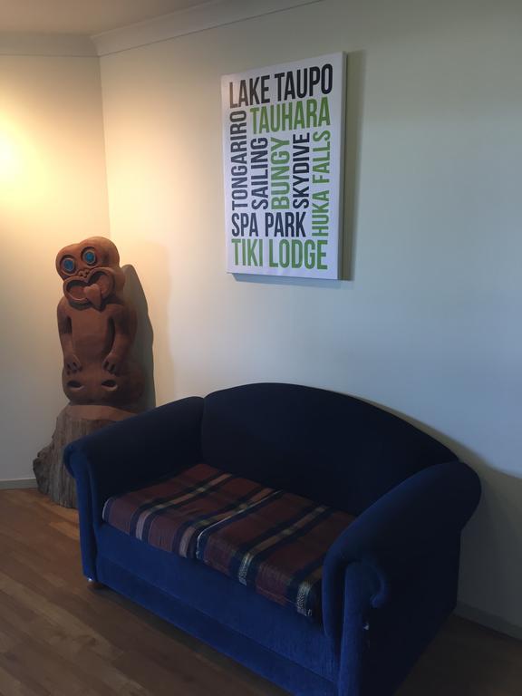 Tiki Lodge Backpackers Таупо Экстерьер фото